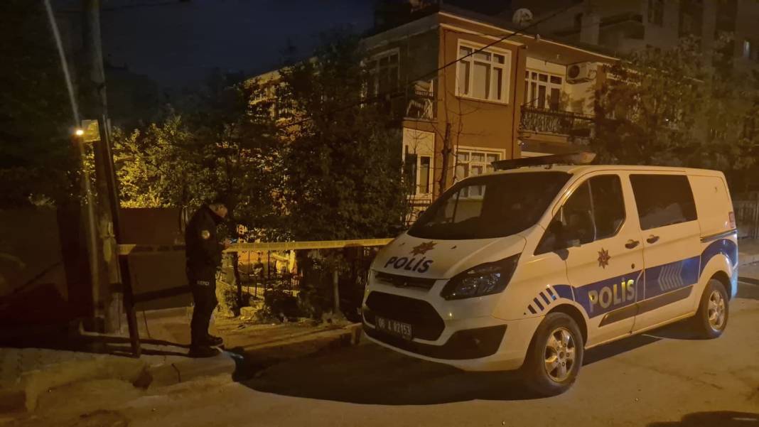 Bir dairede 3 kişinin cesedi bulundu! 6